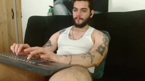 Snapshot of david_franco1 chatting on 10/24/25, 08:49 Twitter davidsanctum online show from 10/24/25, 08:49