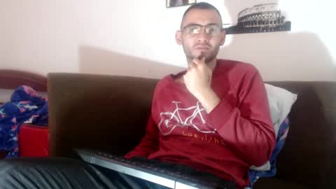 Snapshot of david_hot12 chatting on 01/11/25, 03:20 david online show from 01/11/25, 03:20