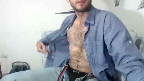 Snapshot of david_hot12 chatting on 02/18/25, 04:04 david online show from 02/18/25, 04:04