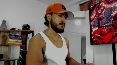 Snapshot of david_johnson372 chatting on 12/18/24, 11:02 Hey im David that loves to explore and speak their fantasies. Very open talktative and nice. Feel free to chat with me online show from 12/18/24, 11:02
