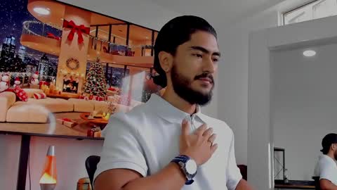 Snapshot of david_johnson372 chatting on 12/21/24, 01:42 Hey im David that loves to explore and speak their fantasies. Very open talktative and nice. Feel free to chat with me online show from 12/21/24, 01:42