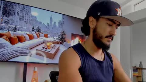 Snapshot of david_johnson372 chatting on 12/30/24, 03:35 Hey im David that loves to explore and speak their fantasies. Very open talktative and nice. Feel free to chat with me online show from 12/30/24, 03:35