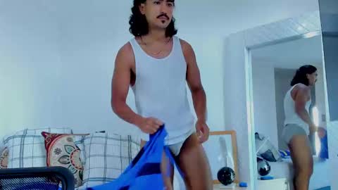 Snapshot of david_johnson372 chatting on 09/23/25, 01:14 Hey im David that loves to explore and speak their fantasies. Very open talktative and nice. Feel free to chat with me online show from 09/23/25, 01:14