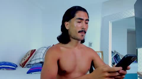 Snapshot of david_johnson372 chatting on 09/30/25, 02:11 Hey im David that loves to explore and speak their fantasies. Very open talktative and nice. Feel free to chat with me online show from 09/30/25, 02:11