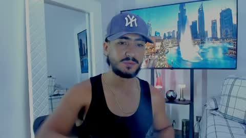Hey im David that loves to explore and speak their fantasies. Very open talktative and nice. Feel free to chat with me online show from 04/11/26, 01:32