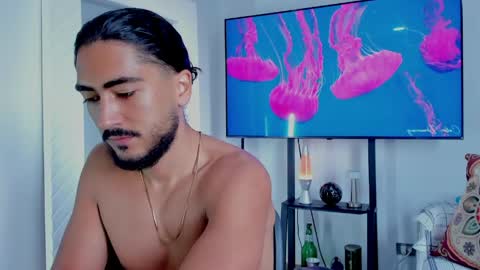 Snapshot of david_johnson372 chatting on 05/07/26, 12:21 Hey im David that loves to explore and speak their fantasies. Very open talktative and nice. Feel free to chat with me online show from 05/07/26, 12:21