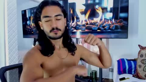 Snapshot of david_johnson372 chatting on 06/05/26, 10:32 Hey im David that loves to explore and speak their fantasies. Very open talktative and nice. Feel free to chat with me online show from 06/05/26, 10:32