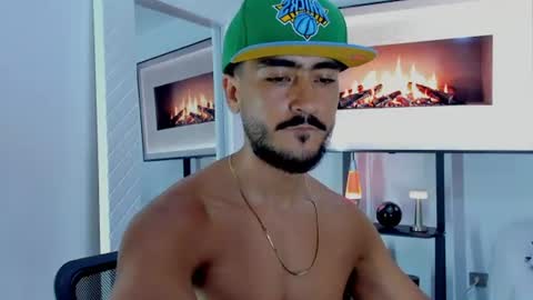 Hey im David that loves to explore and speak their fantasies. Very open talktative and nice. Feel free to chat with me online show from 06/26/26, 12:04