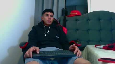 Snapshot of david_savage_ chatting on 10/06/25, 08:34 david online show from 10/06/25, 08:34