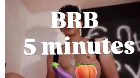 Snapshot of david_savage_ chatting on 12/17/25, 01:00 david online show from 12/17/25, 01:00