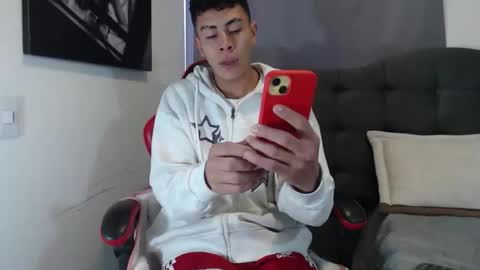 Snapshot of david_savage_ chatting on 12/22/25, 12:35 david online show from 12/22/25, 12:35