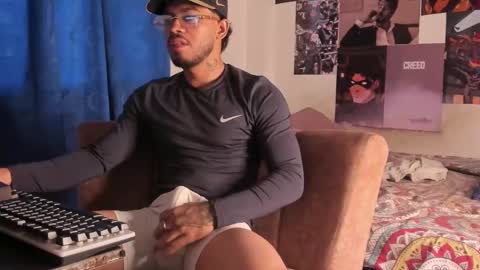 Snapshot of davide_daniels chatting on 10/23/25, 11:42 Davide online show from 10/23/25, 11:42