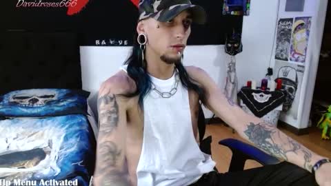 Snapshot of davidroses420 chatting on 10/01/25, 09:54 online show from 10/01/25, 09:54