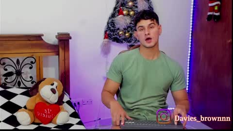 Davies brown    schedule 12pm to 5pm col time online show from 12/31/24, 08:12