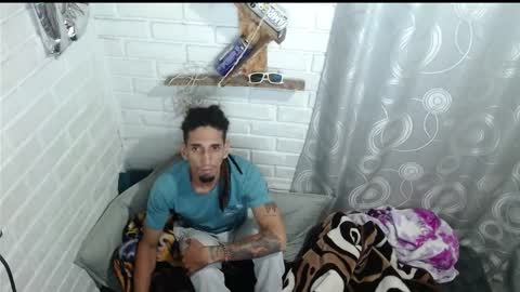 Snapshot of davils12 chatting on 01/22/25, 07:25 DAVILS online show from 01/22/25, 07:25