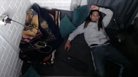 Snapshot of davils12 chatting on 12/17/25, 04:07 DAVILS online show from 12/17/25, 04:07