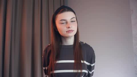 Snapshot of davinagreengo chatting on 04/19/26, 09:50 Louise online show from 04/19/26, 09:50