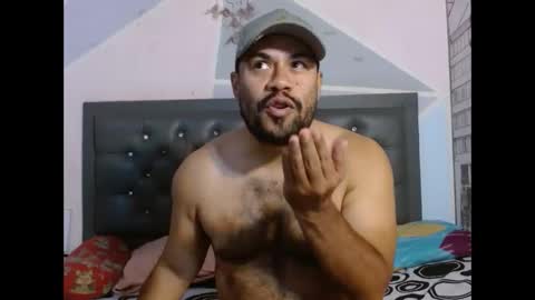Snapshot of davinson_lopez35 chatting on 05/31/26, 01:29 davinson_lopez35 online show from 05/31/26, 01:29
