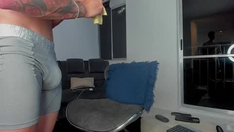 Snapshot of davis_alx chatting on 12/24/24, 12:11 davis instagram davis alx1 online show from 12/24/24, 12:11