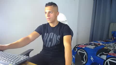 Snapshot of davisito7 chatting on 12/14/24, 05:07 David Angel online show from 12/14/24, 05:07