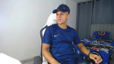 Snapshot of davisito7 chatting on 01/10/25, 03:07 David Angel online show from 01/10/25, 03:07