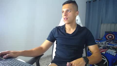 Snapshot of davisito7 chatting on 01/21/25, 03:59 David Angel online show from 01/21/25, 03:59