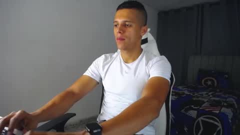 Snapshot of davisito7 chatting on 03/05/25, 03:51 David Angel online show from 03/05/25, 03:51