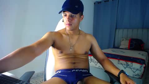 Snapshot of davisito7 chatting on 02/13/26, 04:08 David Angel online show from 02/13/26, 04:08