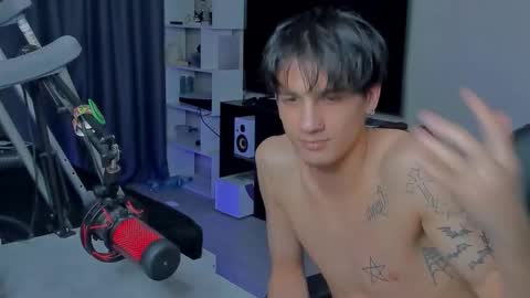 Snapshot of davisross chatting on 09/09/25, 12:32 davis online show from 09/09/25, 12:32