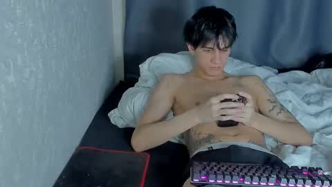 Snapshot of davisross chatting on 10/29/25, 04:37 davis online show from 10/29/25, 04:37