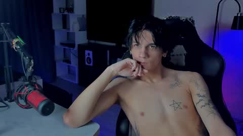 davis online show from 12/04/25, 09:12