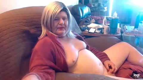 Snapshot of dawndoesall chatting on 09/28/25, 05:29 dawndoesall online show from 09/28/25, 05:29