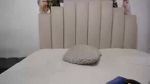 instagram  catherin dayana reina online show from 10/16/25, 03:13