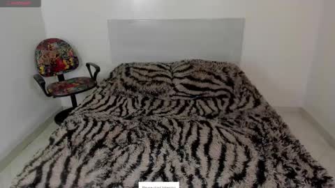 I am Dayanna  tecca online show from 11/25/25, 10:10