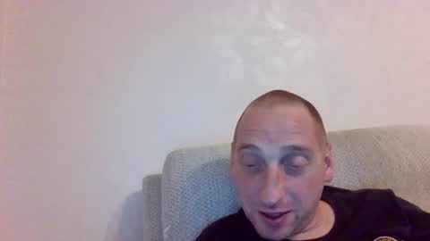 Snapshot of dazza2574 chatting on 11/15/25, 12:30 dazza2574 online show from 11/15/25, 12:30