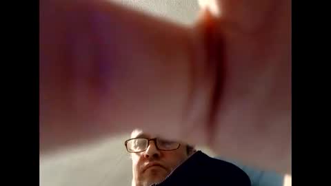 Snapshot of dazzill chatting on 12/07/24, 10:06 Dazzill online show from 12/07/24, 10:06