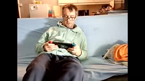 Snapshot of dazzill chatting on 12/15/24, 07:31 Dazzill online show from 12/15/24, 07:31