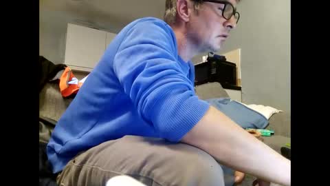 Snapshot of dazzill chatting on 10/10/25, 10:42 Dazzill online show from 10/10/25, 10:42