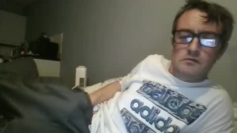 Snapshot of dazzill chatting on 10/13/25, 08:53 Dazzill online show from 10/13/25, 08:53