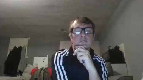 Snapshot of dazzill chatting on 11/03/25, 09:59 Dazzill online show from 11/03/25, 09:59