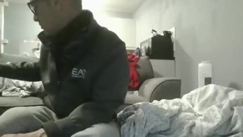 Snapshot of dazzill chatting on 11/22/25, 09:47 Dazzill online show from 11/22/25, 09:47