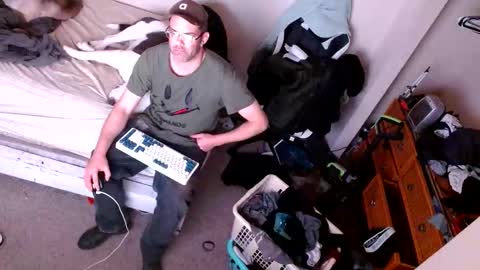 Snapshot of dbfroge chatting on 02/22/26, 06:46 dbfroge online show from 02/22/26, 06:46