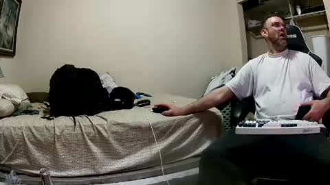 Snapshot of dbfroge chatting on 03/29/26, 03:28 dbfroge online show from 03/29/26, 03:28