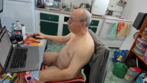 Snapshot of dbpit65 chatting on 12/27/24, 02:12 Daniel online show from 12/27/24, 02:12