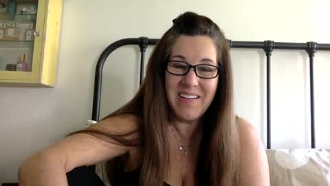 Snapshot of ddmolly chatting on 12/30/24, 08:58 DDMolly online show from 12/30/24, 08:58