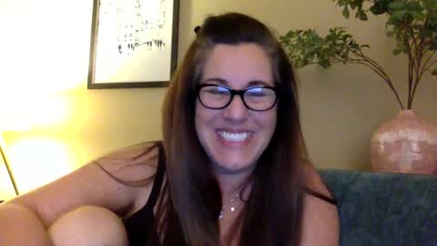 Snapshot of ddmolly chatting on 01/03/25, 04:11 DDMolly online show from 01/03/25, 04:11