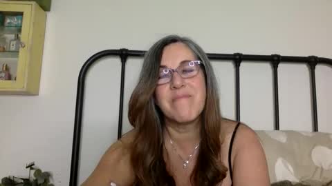 Snapshot of ddmolly chatting on 03/28/26, 03:28 DDMolly online show from 03/28/26, 03:28