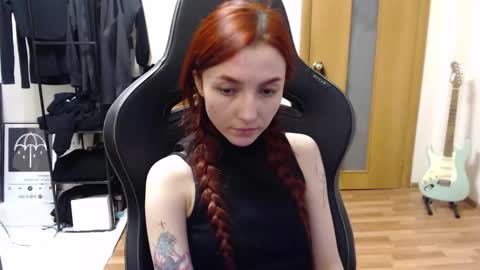 Snapshot of dead_girll chatting on 12/07/24, 01:47 freak online show from 12/07/24, 01:47