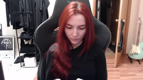 Snapshot of dead_girll chatting on 12/13/24, 09:09 freak online show from 12/13/24, 09:09