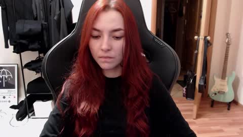 Snapshot of dead_girll chatting on 12/17/24, 09:16 freak online show from 12/17/24, 09:16